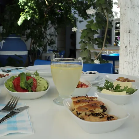 Antik Hotel 3*