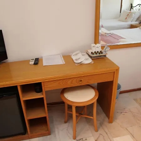 Antik מלון אלאקאטי