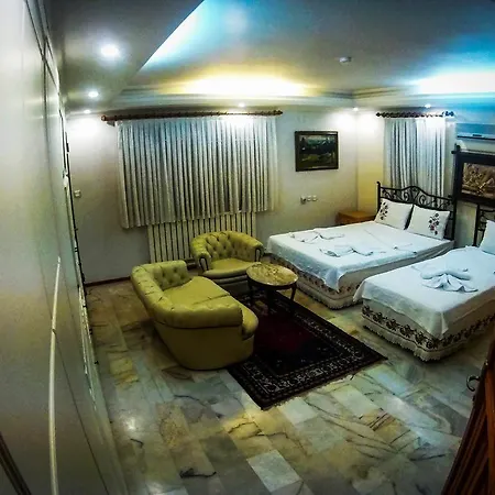 Hotel Antik 3*